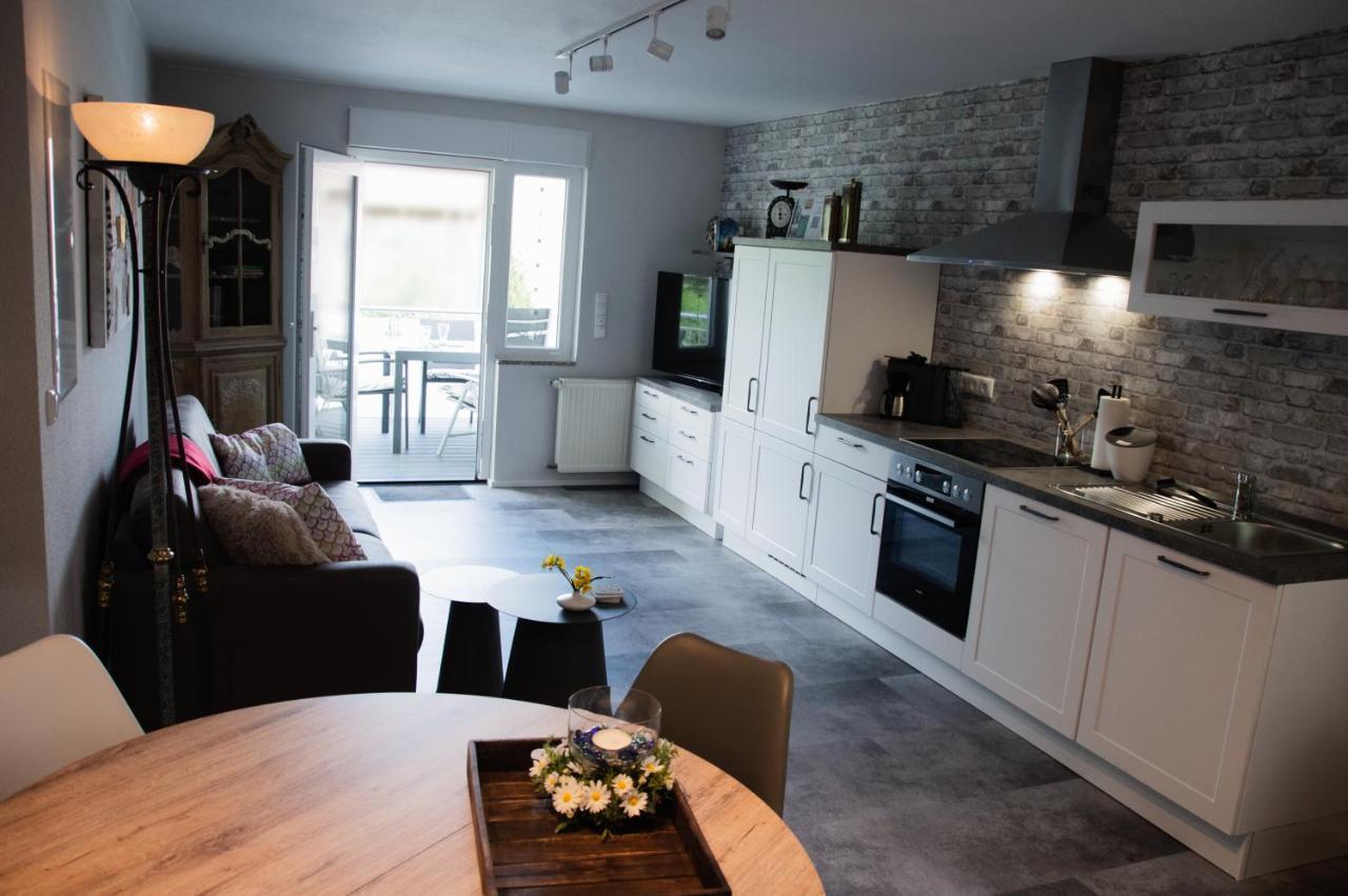 Naturnahe Schoene Neu Gestaltete Ferienwohnung Wurselen Exterior photo
